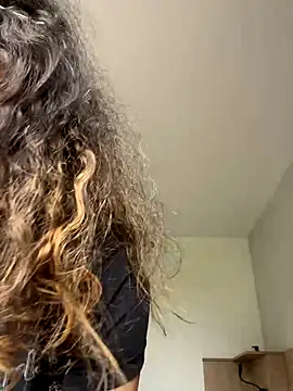 Snapshot of uniquerossie chatting on 11-14-25, 10:14 uniquerossie online show from 11-14-25, 10:14