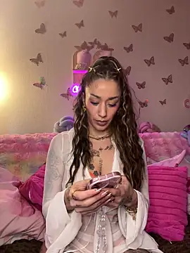 Snapshot of Chachou000 chatting on 11-17-25, 02:01 Chachou000 online show from 11-17-25, 02:01