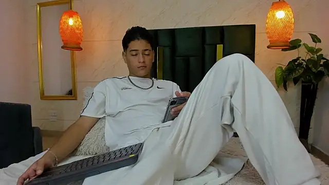 Levy Steve online show from 10-12-25, 03:27