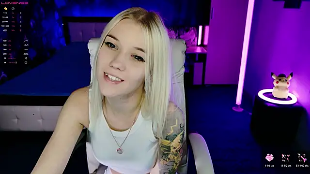 ShhhO O online show from 11-30-25, 02:32