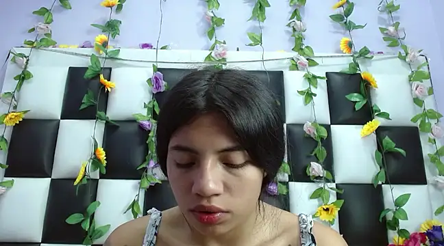 arianaa tompsoon online show from 01-29-25, 02:30