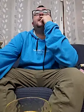 Javier bear online show from 01-06-26, 09:39