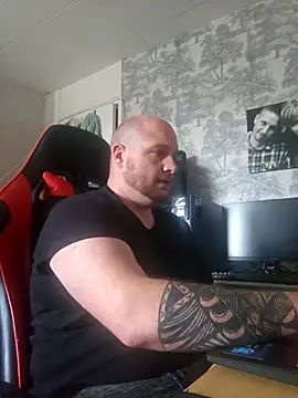 Snapshot of destructeur6 chatting on 12-01-25, 01:05 destructeur6 online show from 12-01-25, 01:05