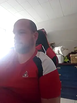 Snapshot of destructeur6 chatting on 12-15-25, 01:15 destructeur6 online show from 12-15-25, 01:15