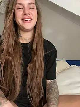 EmiliaCatalina online show from 12-27-24, 06:42