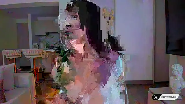 missmegann online show from 10-23-25, 01:10