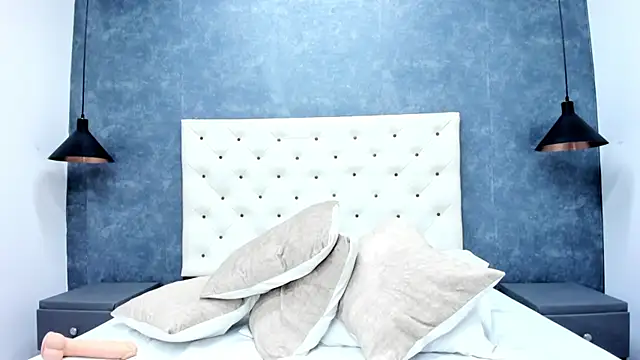 NICOLSKINNY1 online show from 10-08-25, 09:56