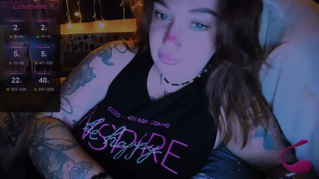 EllieOz online show from 12-15-24, 05:20