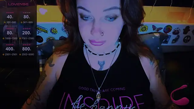 EllieOz online show from 12-18-24, 04:06