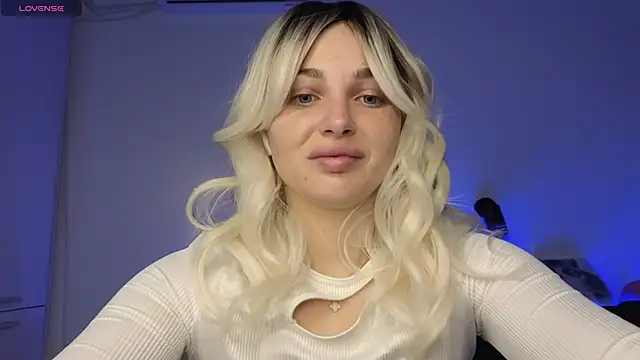 Snapshot of Yoda21 chatting on 11-21-25, 12:37 Yoda21 online show from 11-21-25, 12:37