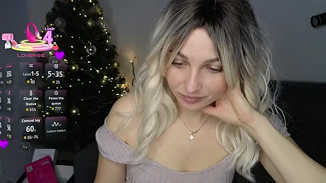 Snapshot of Yoda21 chatting on 12-16-25, 04:23 Yoda21 online show from 12-16-25, 04:23