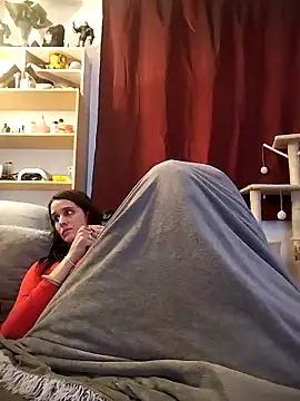 Snapshot of LauraBaby chatting on 10-27-25, 07:29 LauraBaby online show from 10-27-25, 07:29