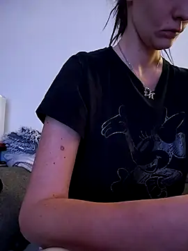 Snapshot of LauraBaby chatting on 11-12-25, 08:19 LauraBaby online show from 11-12-25, 08:19