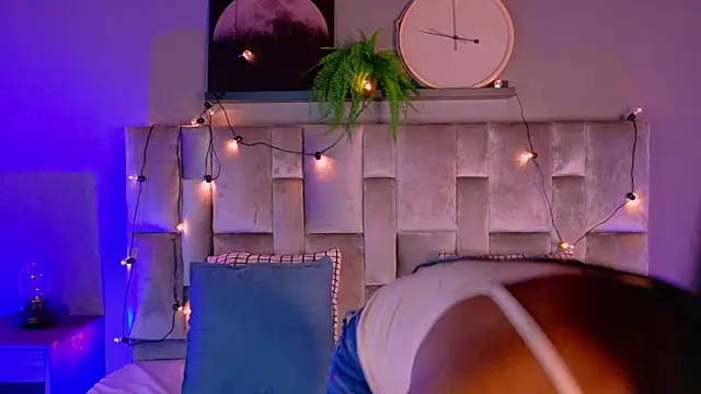 nahomi campbell online show from 10-18-25, 07:36