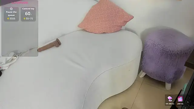 Amina hafsa online show from 12-14-25, 07:29