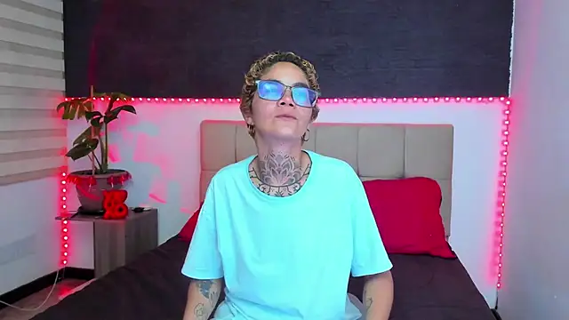 anaroman01 online show from 02-22-25, 11:24