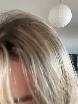 curvyflawless online show from 01-06-25, 09:08