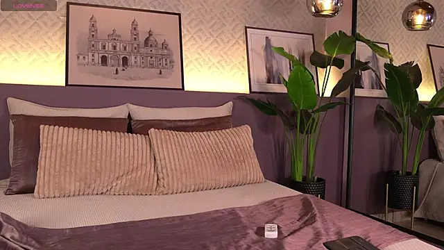 ElleDiane online show from 02-12-25, 01:09