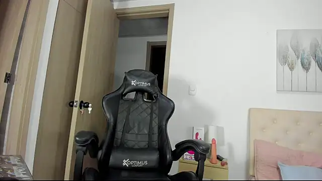 Snapshot of brenda_x_69 chatting on 11-05-25, 01:05 brenda x 69 online show from 11-05-25, 01:05