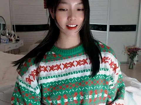 Snapshot of -Lucky_Girl chatting on 12-31-24, 02:25 -Lucky Girl online show from 12-31-24, 02:25