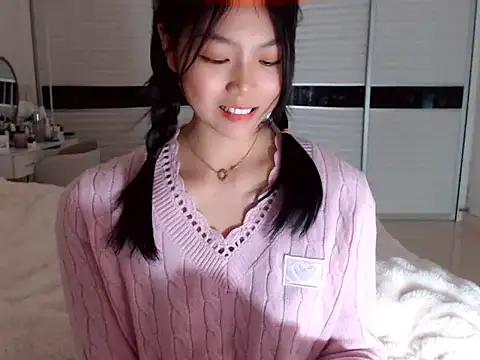 Snapshot of -Lucky_Girl chatting on 01-04-25, 09:43 -Lucky Girl online show from 01-04-25, 09:43