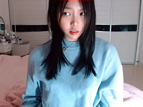 Snapshot of -Lucky_Girl chatting on 01-07-25, 11:48 -Lucky Girl online show from 01-07-25, 11:48