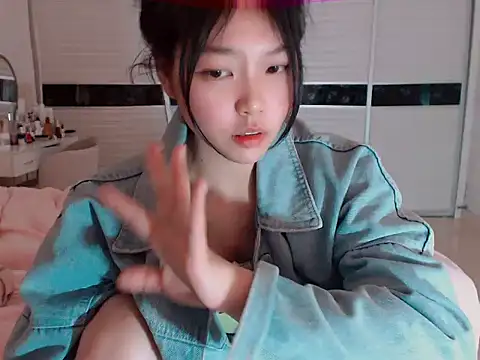 Snapshot of -Lucky_Girl chatting on 01-09-25, 05:02 -Lucky Girl online show from 01-09-25, 05:02