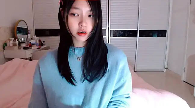 Snapshot of -Lucky_Girl chatting on 01-13-25, 02:18 -Lucky Girl online show from 01-13-25, 02:18