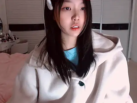 Snapshot of -Lucky_Girl chatting on 01-30-25, 12:16 -Lucky Girl online show from 01-30-25, 12:16