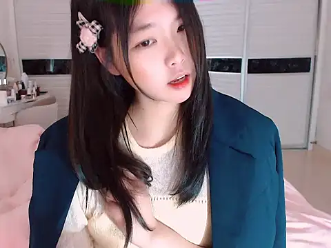 Snapshot of -Lucky_Girl chatting on 02-02-25, 01:41 -Lucky Girl online show from 02-02-25, 01:41