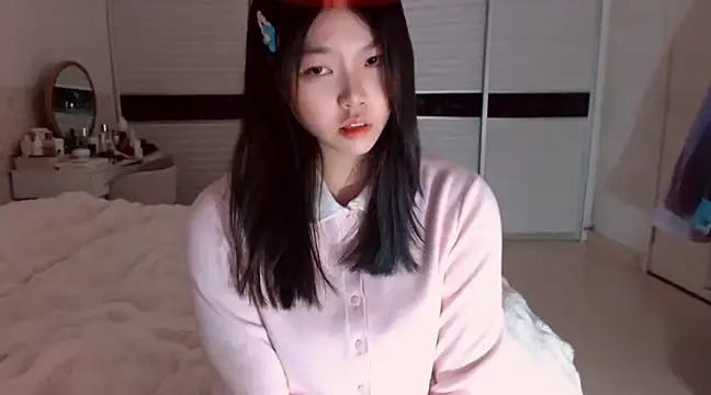 Snapshot of -Lucky_Girl chatting on 02-09-25, 11:46 -Lucky Girl online show from 02-09-25, 11:46