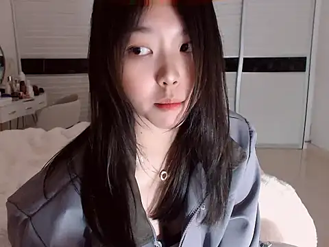 Snapshot of -Lucky_Girl chatting on 02-10-25, 11:46 -Lucky Girl online show from 02-10-25, 11:46