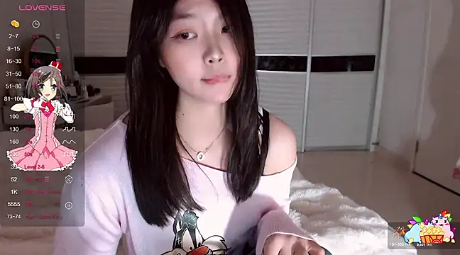 Snapshot of -Lucky_Girl chatting on 02-15-25, 12:22 -Lucky Girl online show from 02-15-25, 12:22