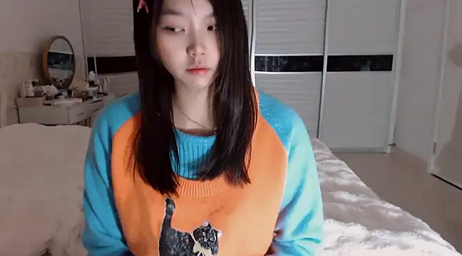 Snapshot of -Lucky_Girl chatting on 03-01-25, 01:22 -Lucky Girl online show from 03-01-25, 01:22