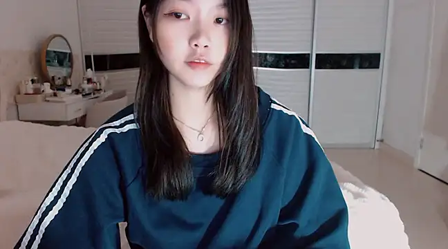 Snapshot of -Lucky_Girl chatting on 03-02-25, 01:04 -Lucky Girl online show from 03-02-25, 01:04