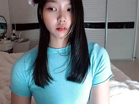 Snapshot of -Lucky_Girl chatting on 03-02-25, 04:07 -Lucky Girl online show from 03-02-25, 04:07