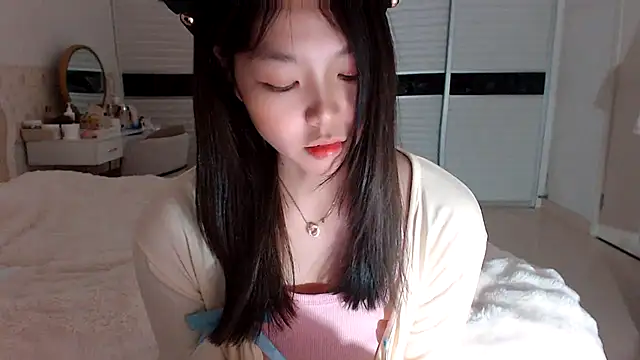 Snapshot of -Lucky_Girl chatting on 03-07-25, 12:12 -Lucky Girl online show from 03-07-25, 12:12