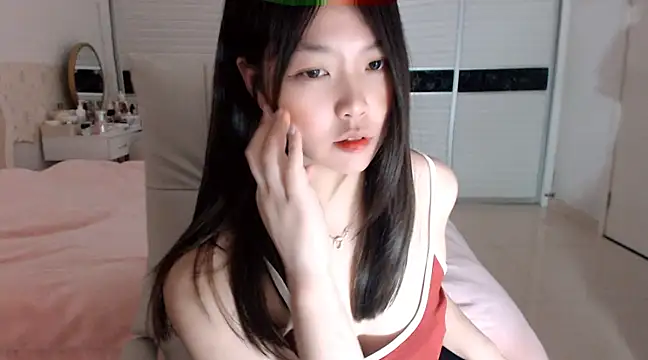 Snapshot of -Lucky_Girl chatting on 03-20-25, 10:54 -Lucky Girl online show from 03-20-25, 10:54