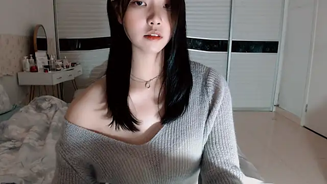 Snapshot of -Lucky_Girl chatting on 10-12-25, 03:11 -Lucky Girl online show from 10-12-25, 03:11