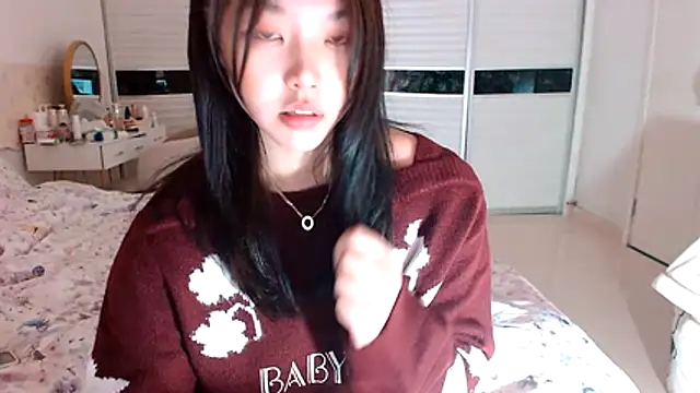 Snapshot of -Lucky_Girl chatting on 11-20-25, 12:11 -Lucky Girl online show from 11-20-25, 12:11