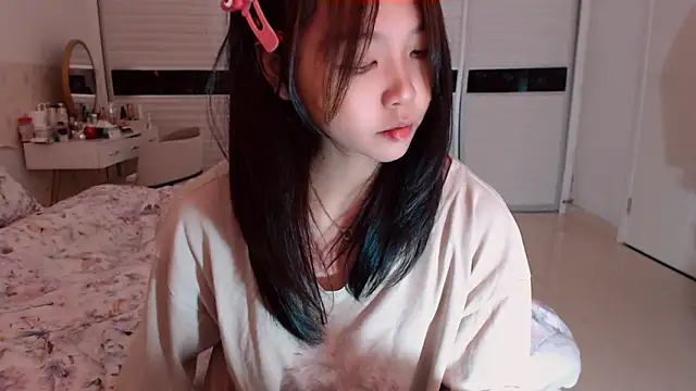 Snapshot of -Lucky_Girl chatting on 11-21-25, 03:16 -Lucky Girl online show from 11-21-25, 03:16