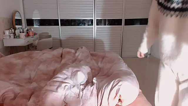 -Lucky Girl online show from 12-21-25, 01:24