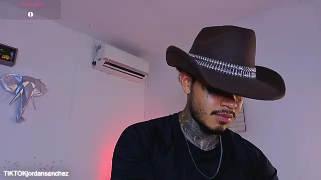 JordanSmiith  online show from 01-06-26, 08:45