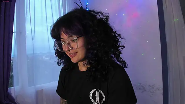 Snapshot of witchviolet chatting on 01-03-25, 10:51 witchviolet online show from 01-03-25, 10:51
