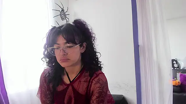 Snapshot of witchviolet chatting on 01-07-25, 07:59 witchviolet online show from 01-07-25, 07:59