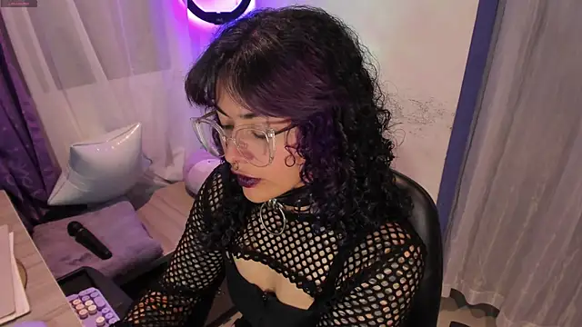 Snapshot of witchviolet chatting on 01-16-25, 11:59 witchviolet online show from 01-16-25, 11:59