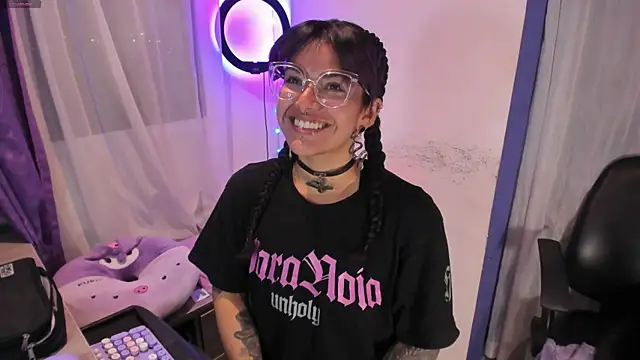 Snapshot of witchviolet chatting on 01-20-25, 12:36 witchviolet online show from 01-20-25, 12:36