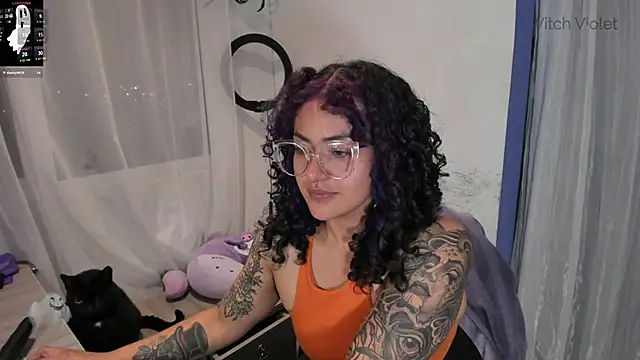 Snapshot of witchviolet chatting on 01-31-25, 02:26 witchviolet online show from 01-31-25, 02:26
