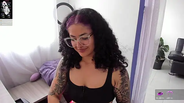 Snapshot of witchviolet chatting on 02-01-25, 07:02 witchviolet online show from 02-01-25, 07:02