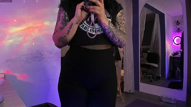 Snapshot of witchviolet chatting on 02-27-25, 11:37 witchviolet online show from 02-27-25, 11:37